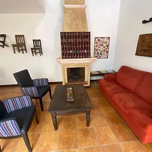 https://suite-don-pedro-hermoso-loft-con-parqueo-gratis-antigua.guatemalaantiguahotels.com