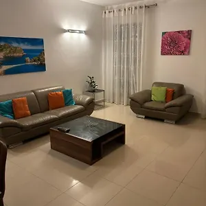 https://apt-belmonte-flat.hotelssaintjulians.com